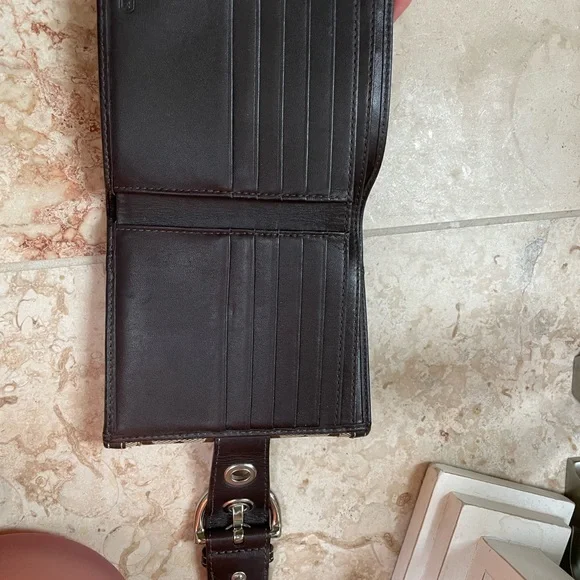 Coach wallet in great condition! - Picture 3 of 7